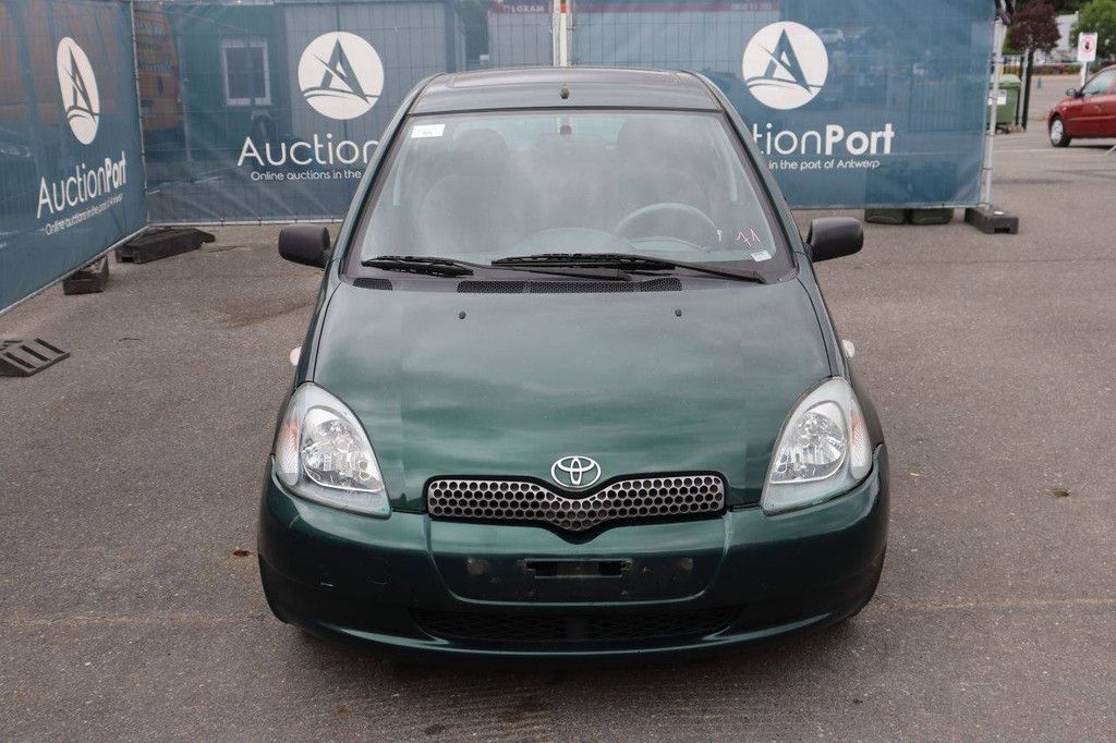 Pkw Toyota Yaris Benzin 84 PS 2004 (Margin)