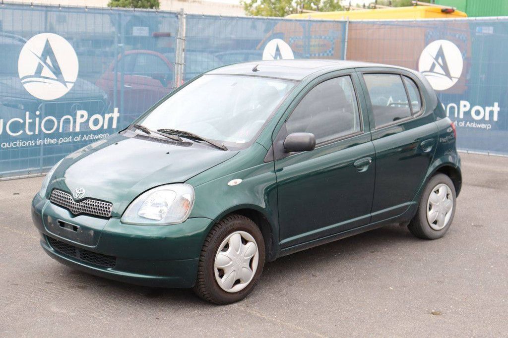 Pkw Toyota Yaris Benzin 84 PS 2004 (Margin)