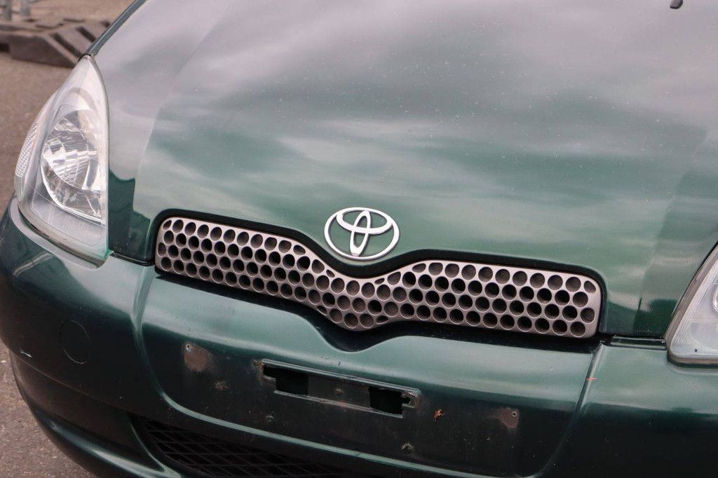 Pkw Toyota Yaris Benzin 84 PS 2004 (Margin)