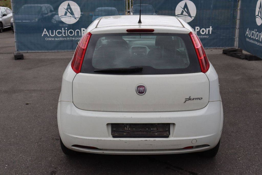 Passenger car Fiat Grande Diesel 70hp 2010 (Margin)