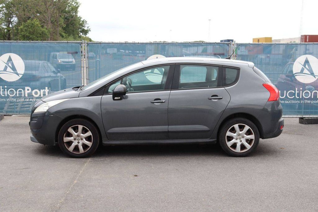 Pkw Peugeot 3008 Benzin 120 PS 2011 (Margin)