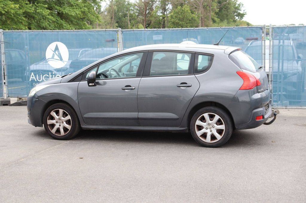 Pkw Peugeot 3008 Benzin 120 PS 2011 (Margin)