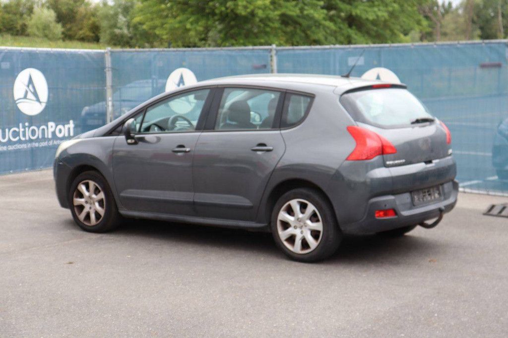 Pkw Peugeot 3008 Benzin 120 PS 2011 (Margin)