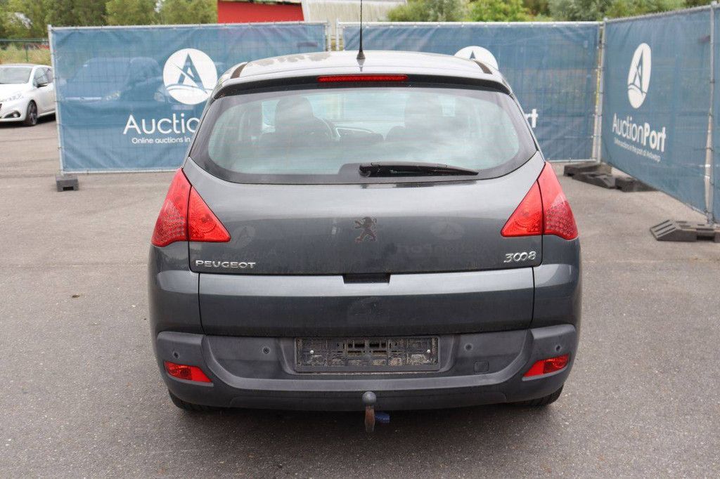 Pkw Peugeot 3008 Benzin 120 PS 2011 (Margin)