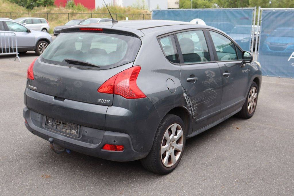 Pkw Peugeot 3008 Benzin 120 PS 2011 (Margin)