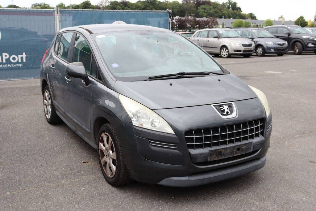 Pkw Peugeot 3008 Benzin 120 PS 2011 (Margin)