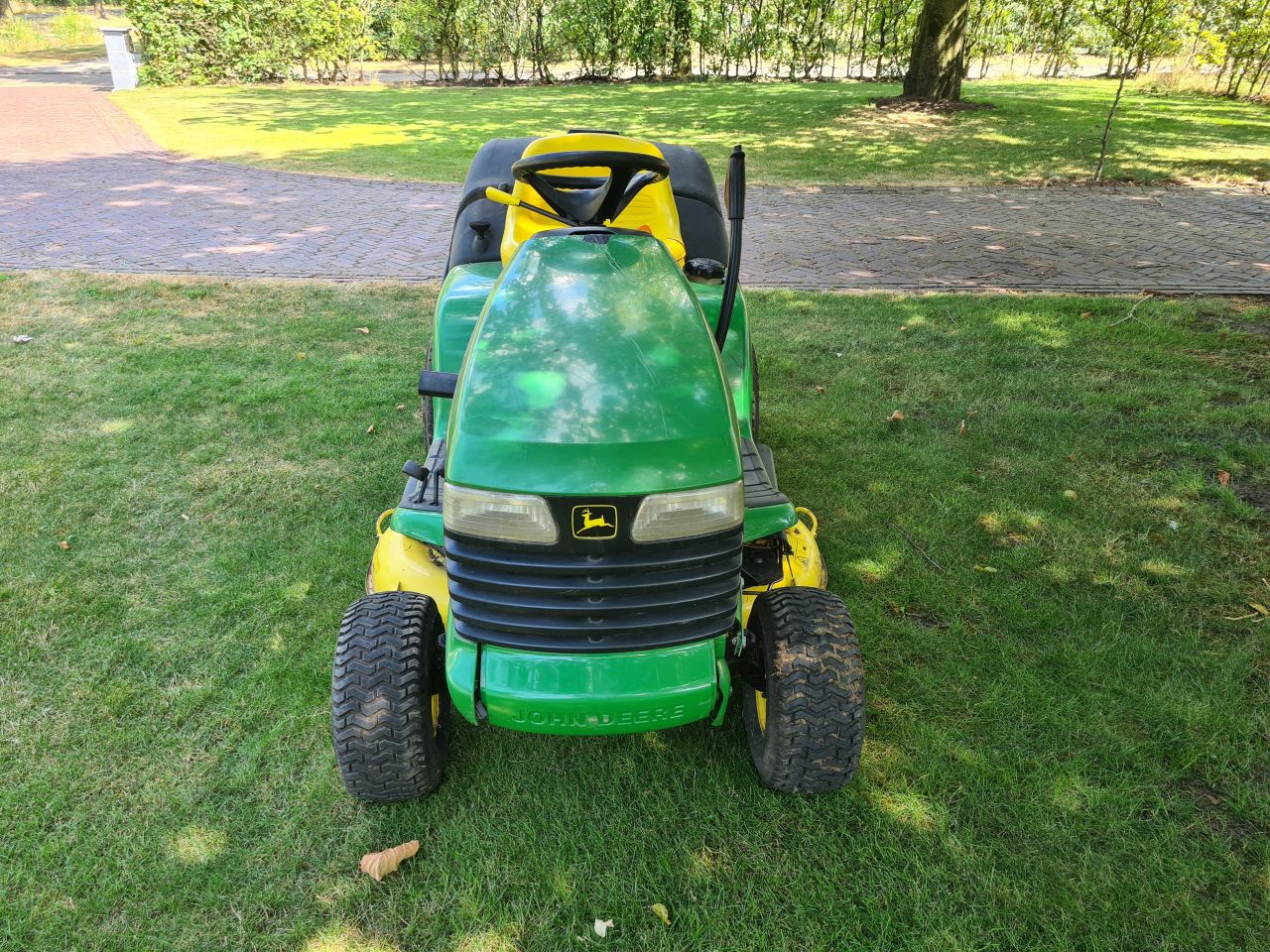 John Deere LTR 155 zitmaaier met opvangbak hydrostaat