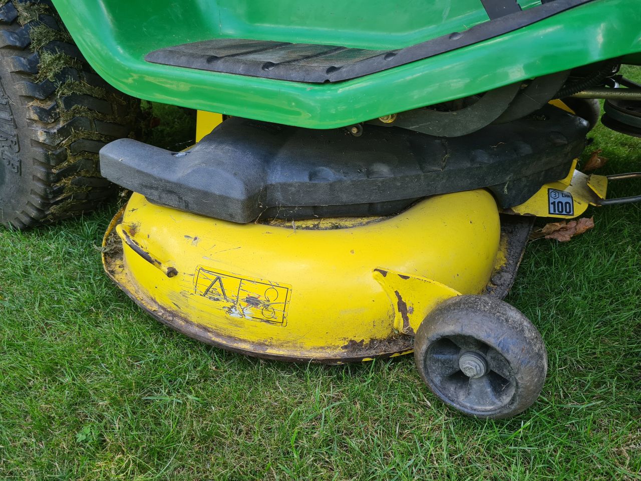 John Deere LTR 155 zitmaaier met opvangbak hydrostaat