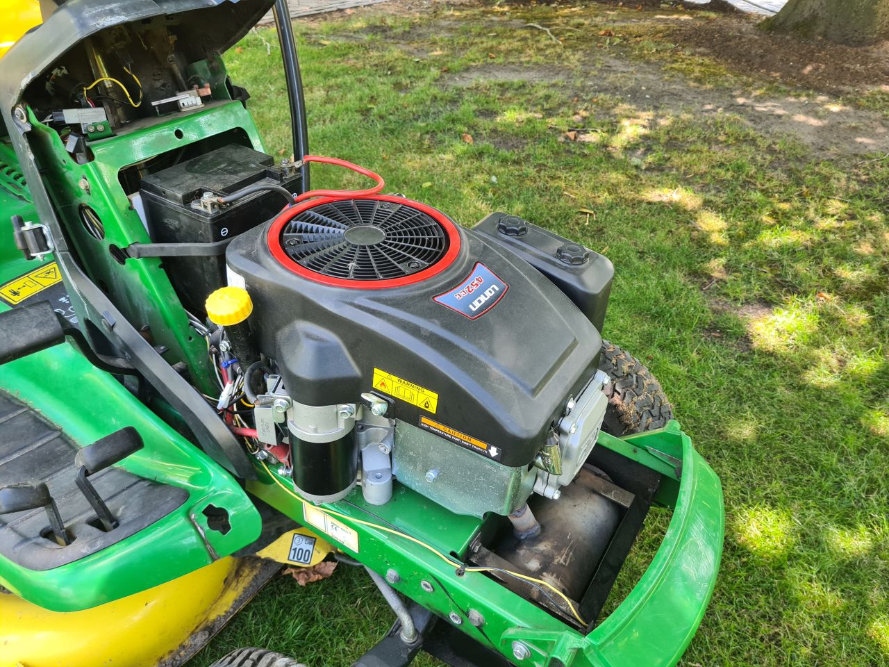 John Deere LTR 155 zitmaaier met opvangbak hydrostaat
