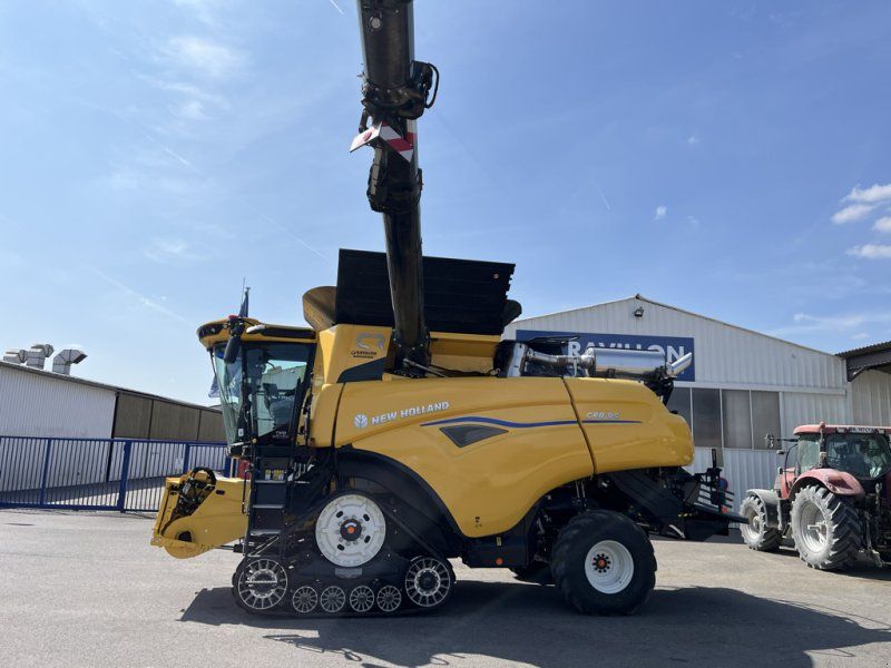 New Holland CR8.90