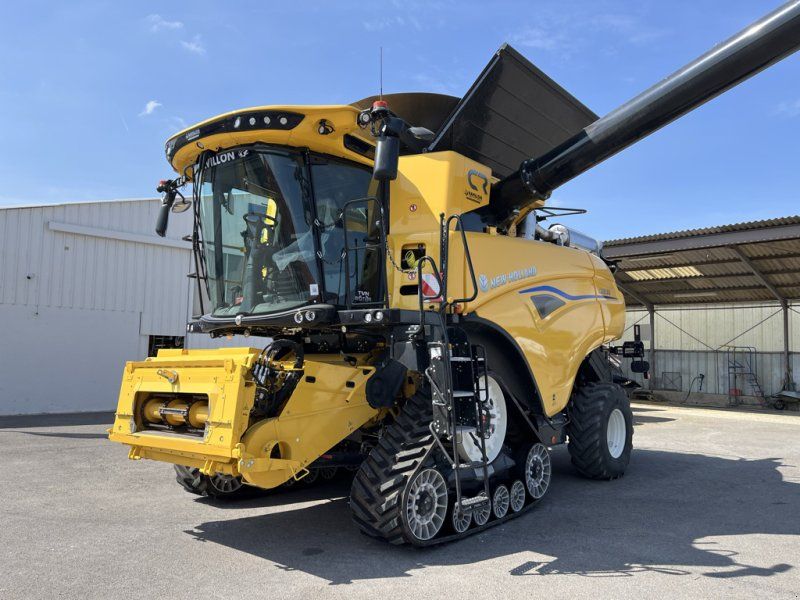 New Holland CR8.90