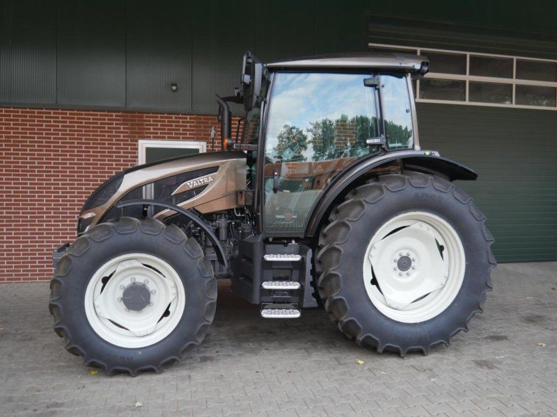 Valtra A105 H4