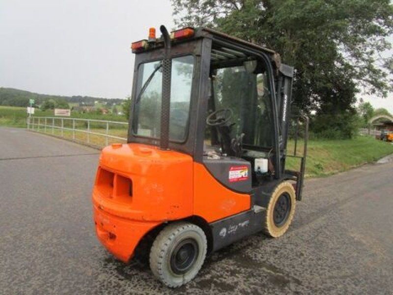 Doosan D25S-5Tripl-Freihub 4,75m + Seitenschieber