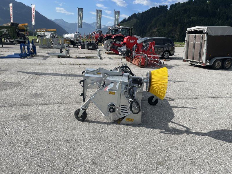 Fliegl AgroCenter Kehrmaschine 2300