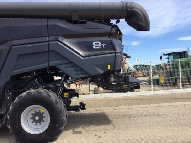 Massey Ferguson Ideal 8T