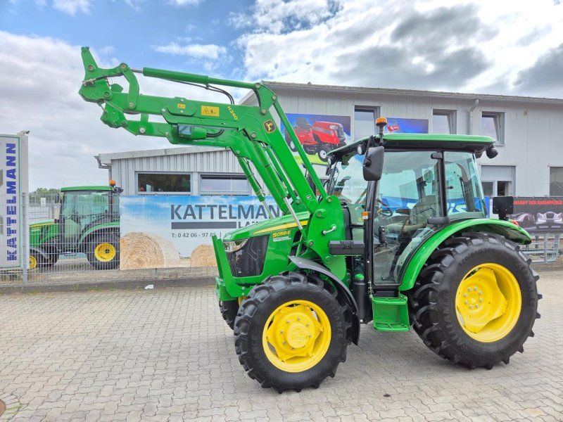 John Deere 5058E
