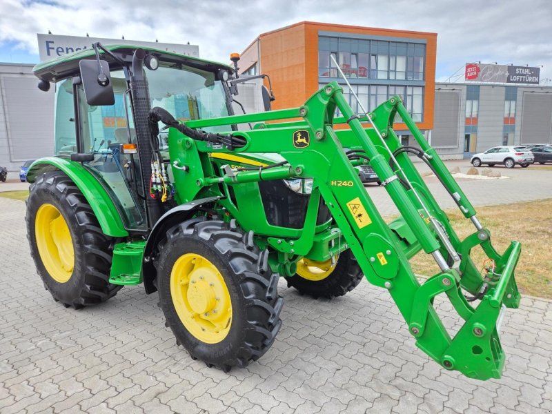 John Deere 5058E
