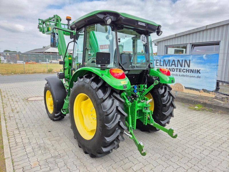 John Deere 5058E