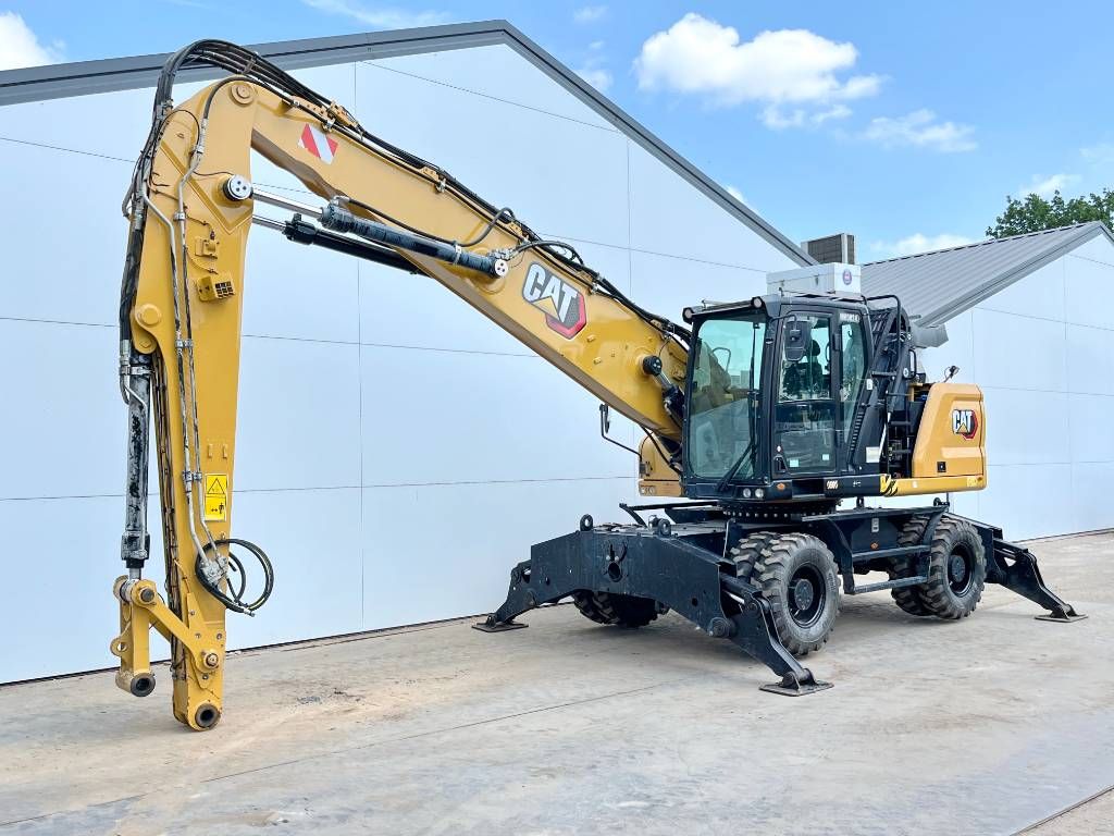CAT MH3024 - Automatic Greasing / Tilting Cab