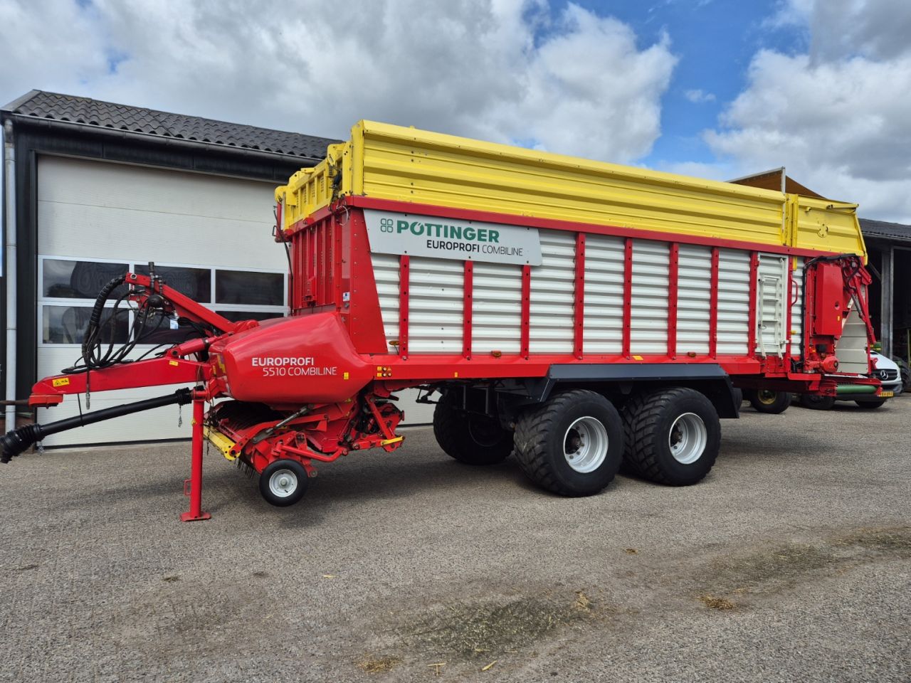 Pottinger Europrofi 5510 Combiline opraapwagen stalvoeren