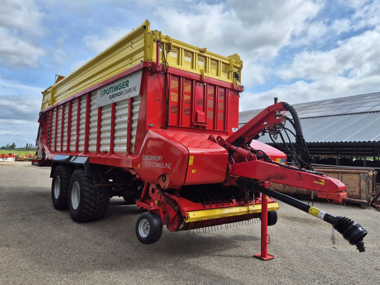 Pottinger Europrofi 5510 Combiline opraapwagen stalvoeren