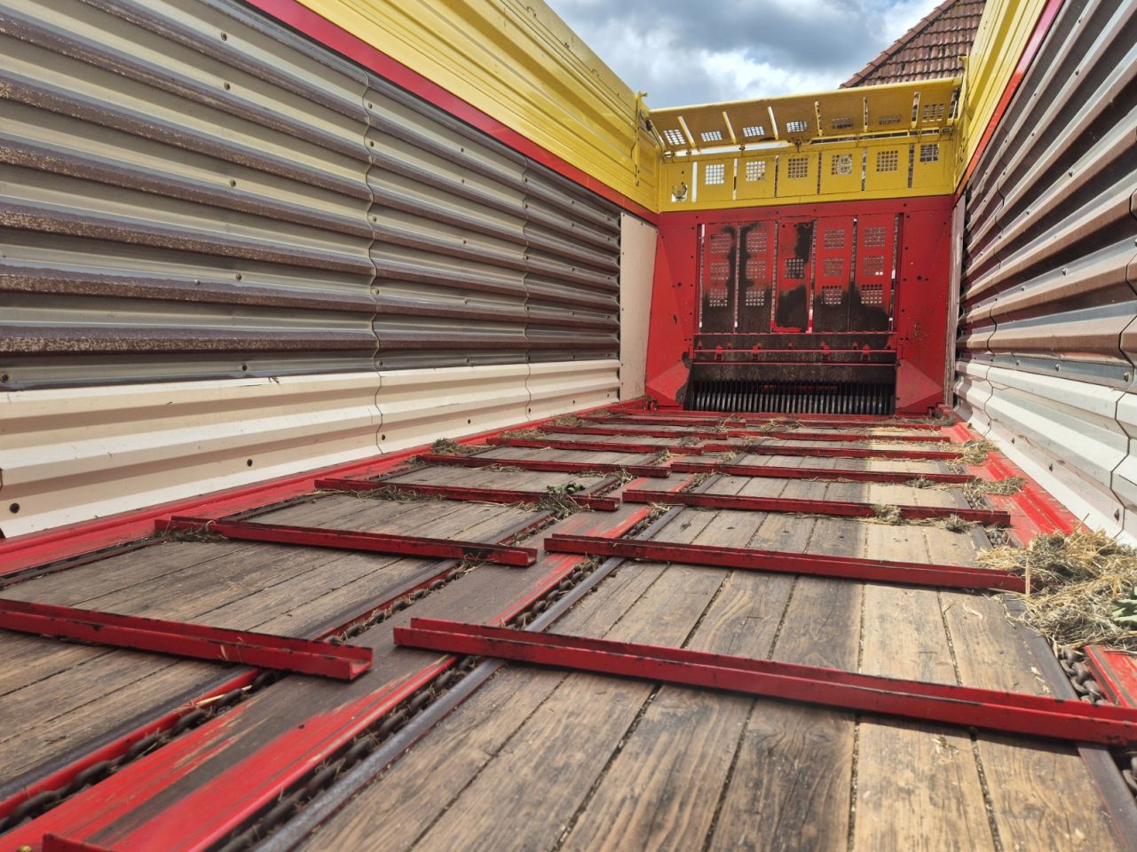 Pottinger Europrofi 5510 Combiline opraapwagen stalvoeren