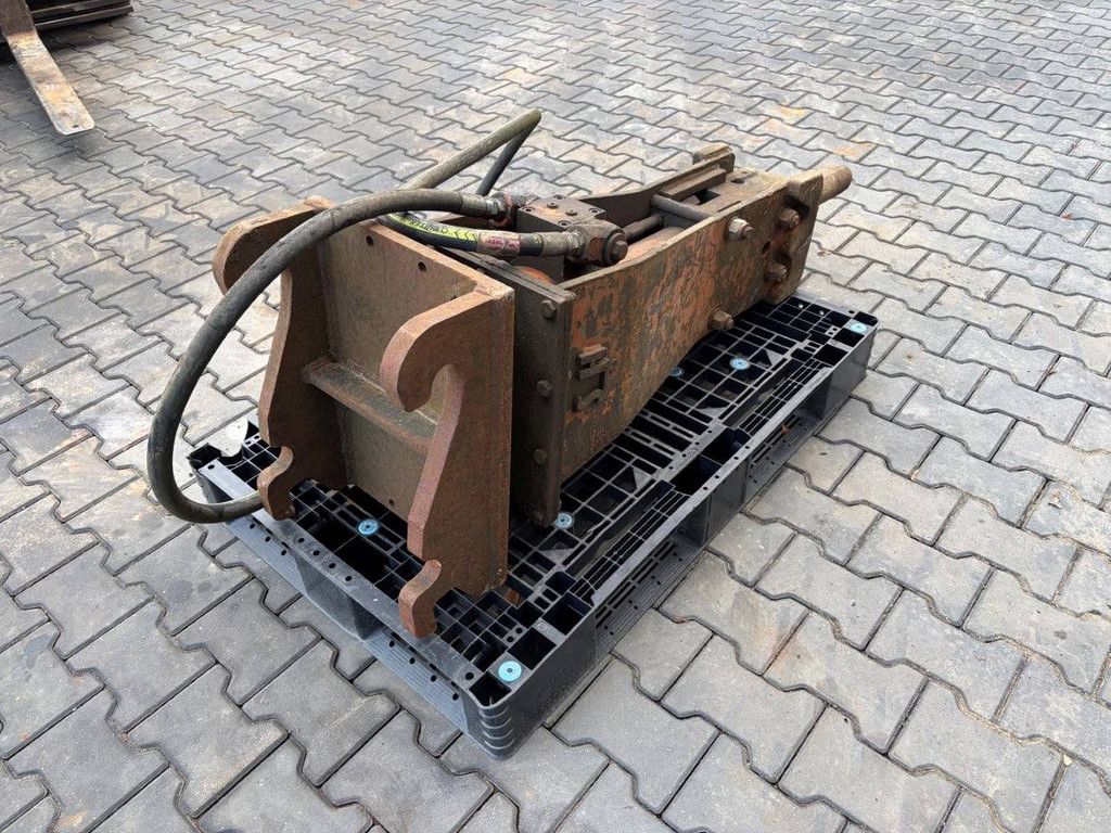 Hydraulischer Abbruchhammer mit Meißel CW10