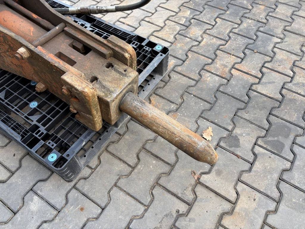 Hydraulischer Abbruchhammer mit Meißel CW10