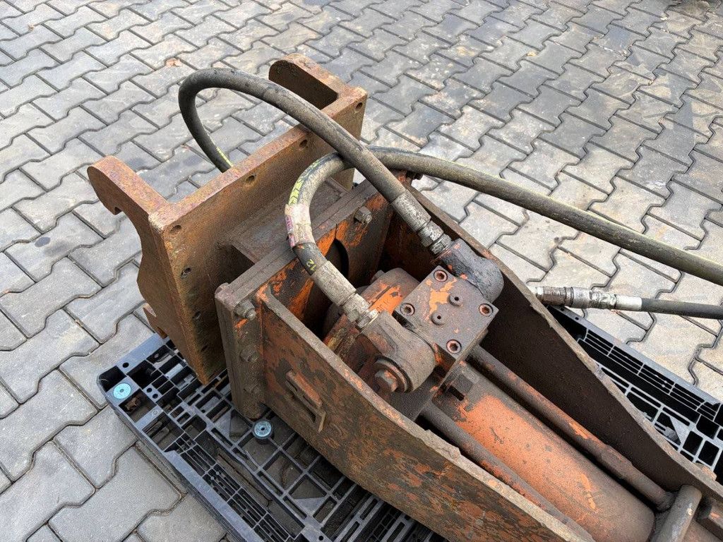 Hydraulischer Abbruchhammer mit Meißel CW10