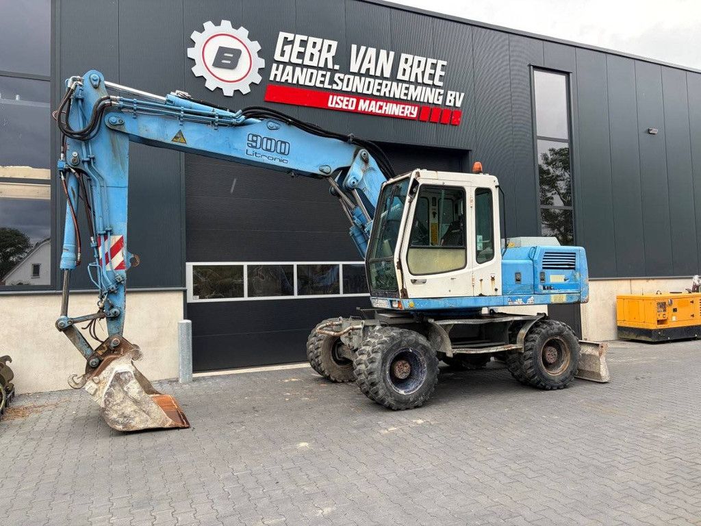 Wheel excavator Liebherr A900B Litronic Diesel 82kW 2000