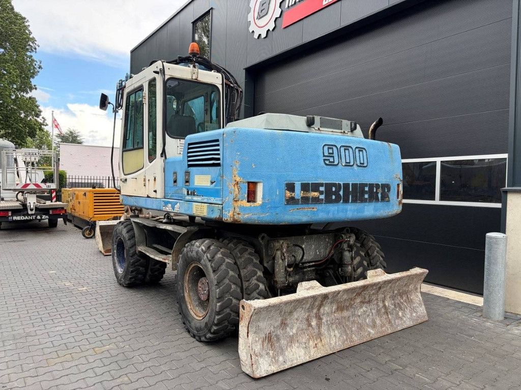 Wheel excavator Liebherr A900B Litronic Diesel 82kW 2000