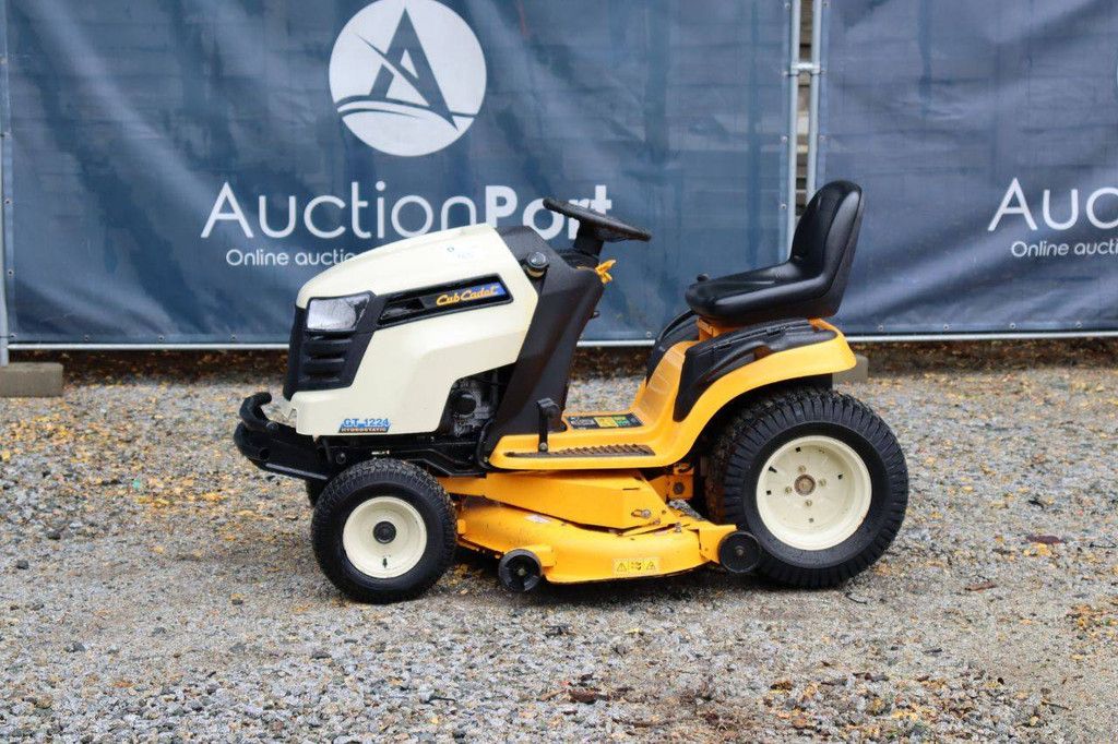 Ride-on Mower Cub Cadet GT 1224 Petrol 2010