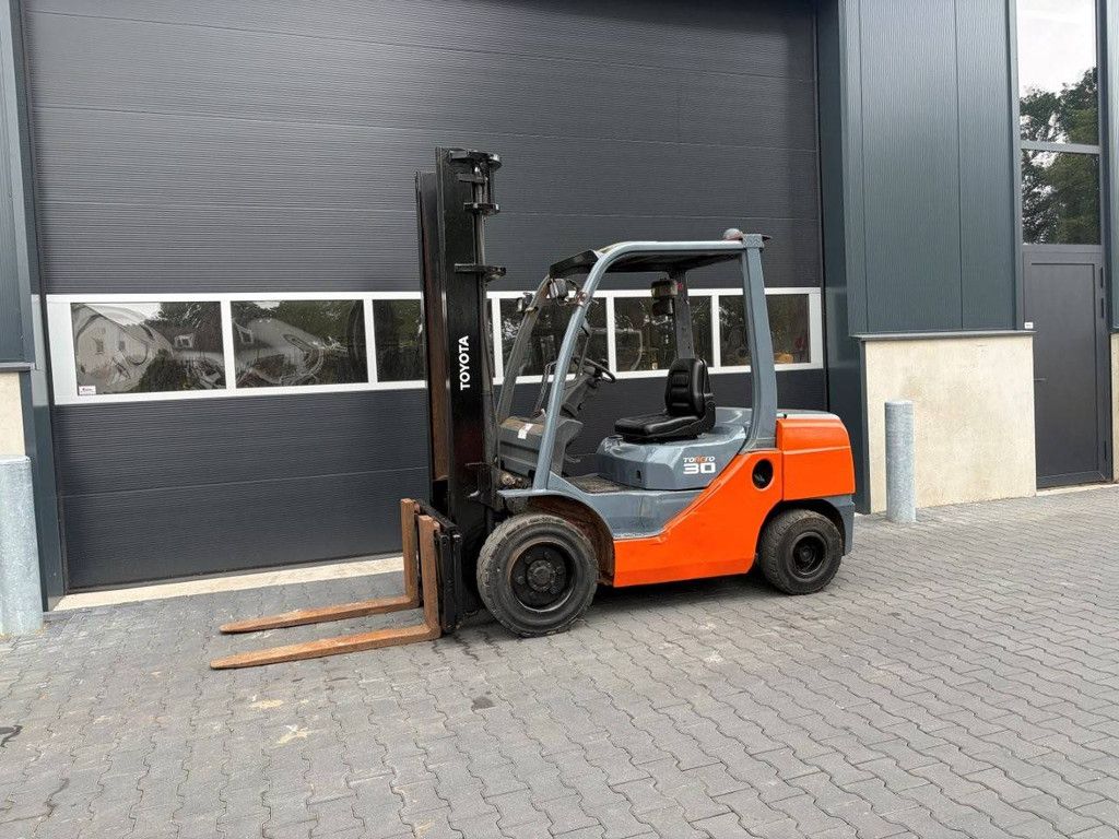 Gabelstapler Toyota D-52-8FD30 Diesel 3000kg 4,0m 2011