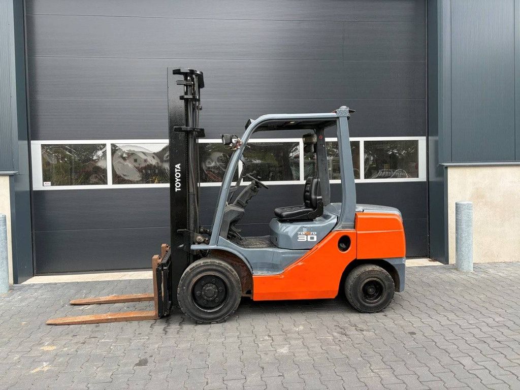 Gabelstapler Toyota D-52-8FD30 Diesel 3000kg 4,0m 2011