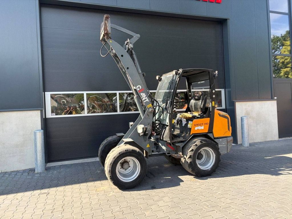 Articulated loader Giant V452T HD Diesel 33kW 2012