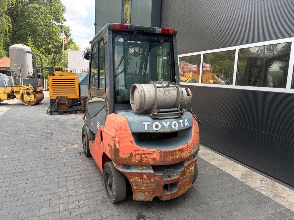 Gabelstapler Toyota 02-8FGF25 LPG 2500kg 3,3m 2011
