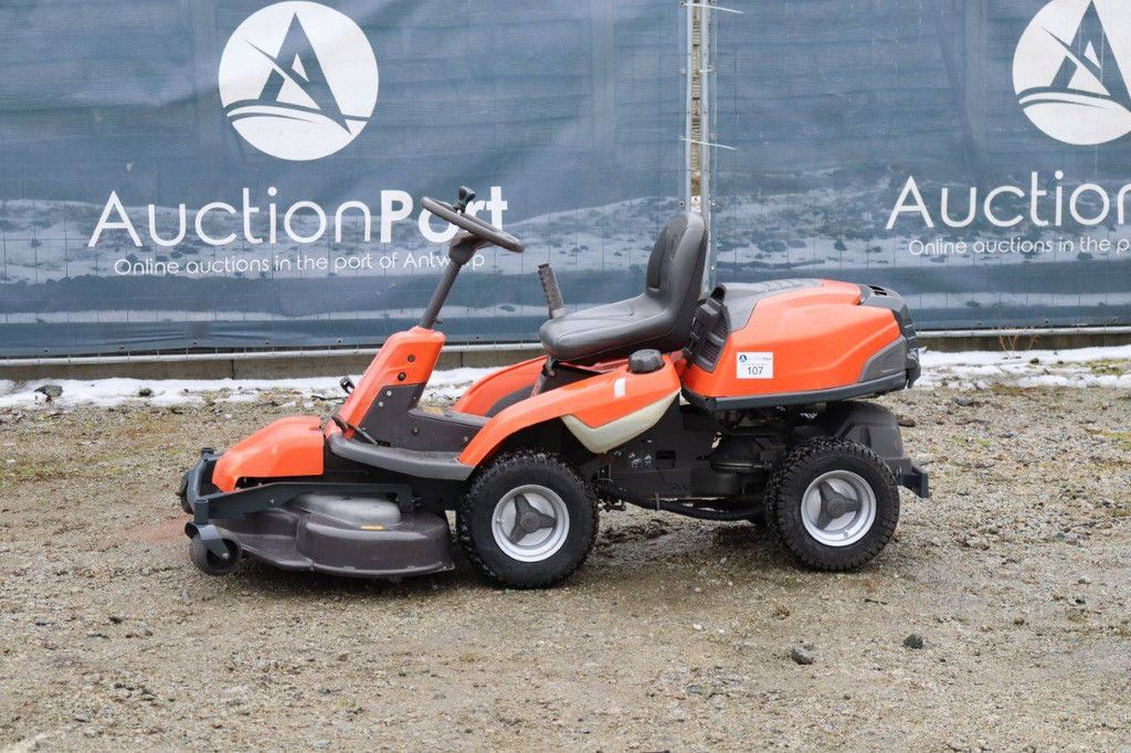 Zitmaaier Husqvarna R320 AWD Benzine 10.2kW 2018