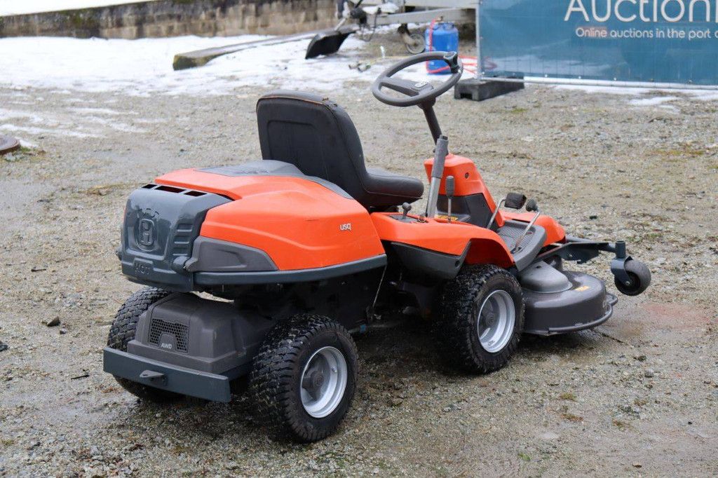 Zitmaaier Husqvarna R320 AWD Benzine 10.2kW 2018
