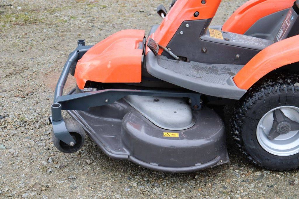 Zitmaaier Husqvarna R320 AWD Benzine 10.2kW 2018