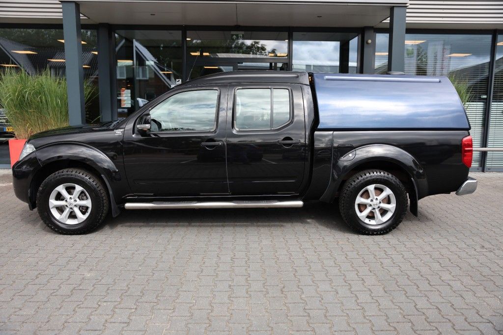 Nissan Navara 2.5 DCI DUBBEL CABIN SE 5 ZITS 4WD VAN