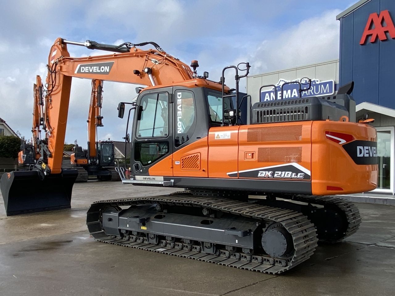 Develon DX210LC-7