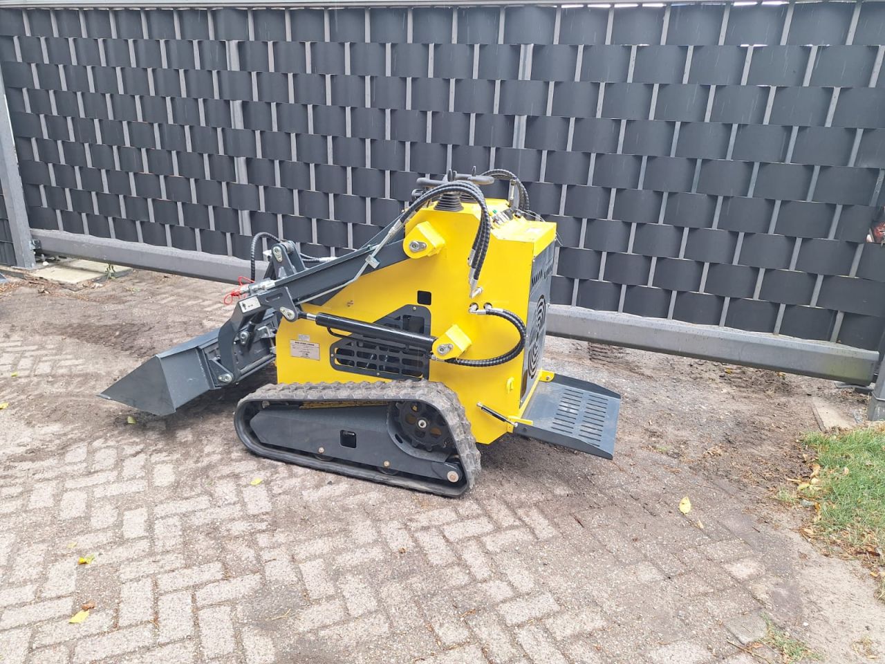 Skidster schranklader minishovel kubota bobcat