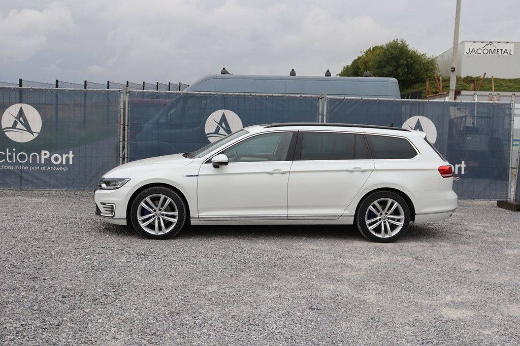 Volkswagen Passat GTE Kombi Elektro+Benzin 156 PS 2017 (Margin)