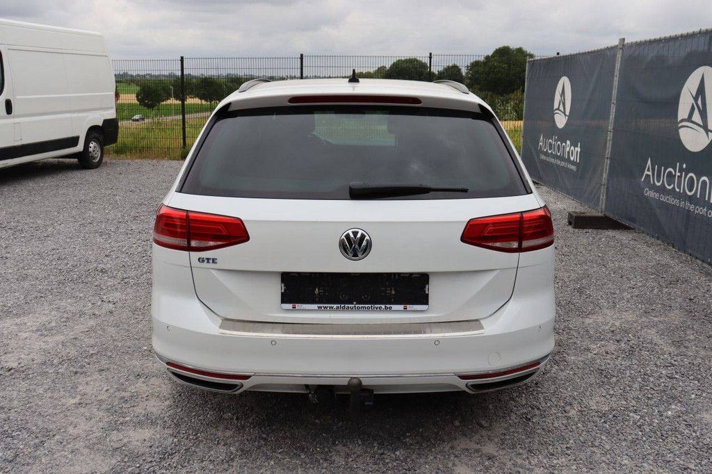 Volkswagen Passat GTE Kombi Elektro+Benzin 156 PS 2017 (Margin)