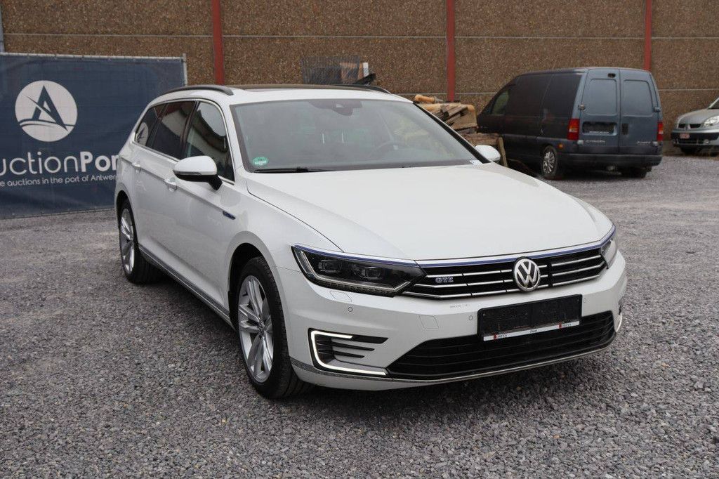 Volkswagen Passat GTE Kombi Elektro+Benzin 156 PS 2017 (Margin)