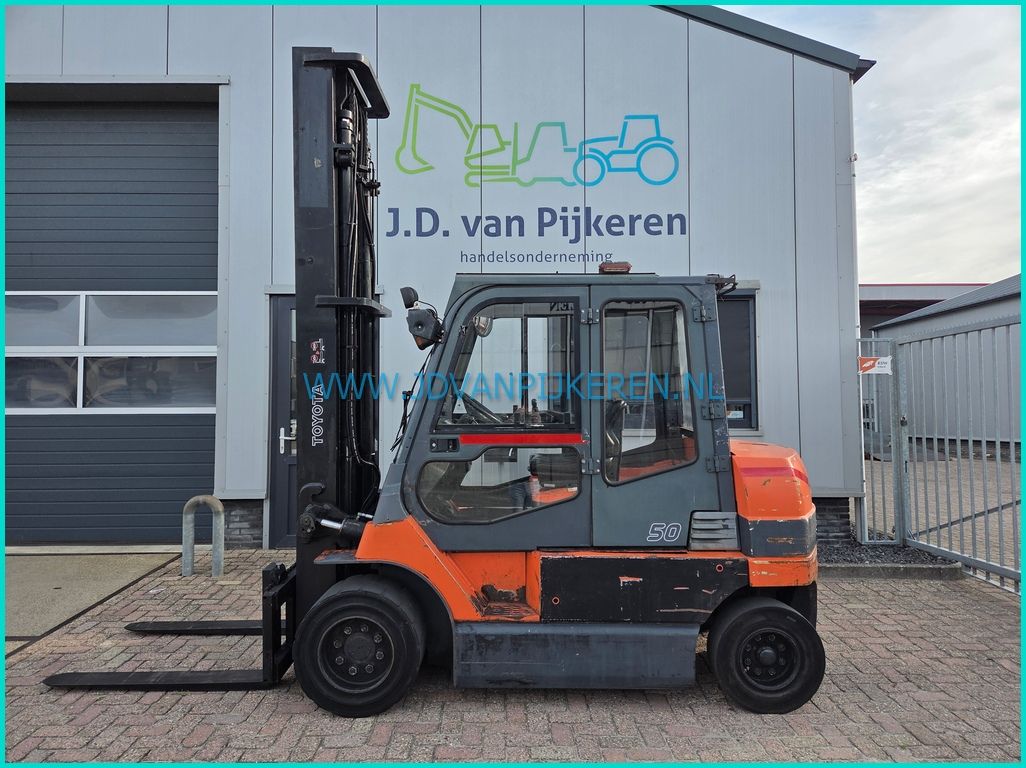 Toyota 7FBMF50 accu95% 2024+cabine+4x hydraulic