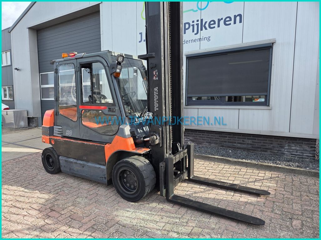 Toyota 7FBMF50 accu95% 2024+cabine+4x hydraulic