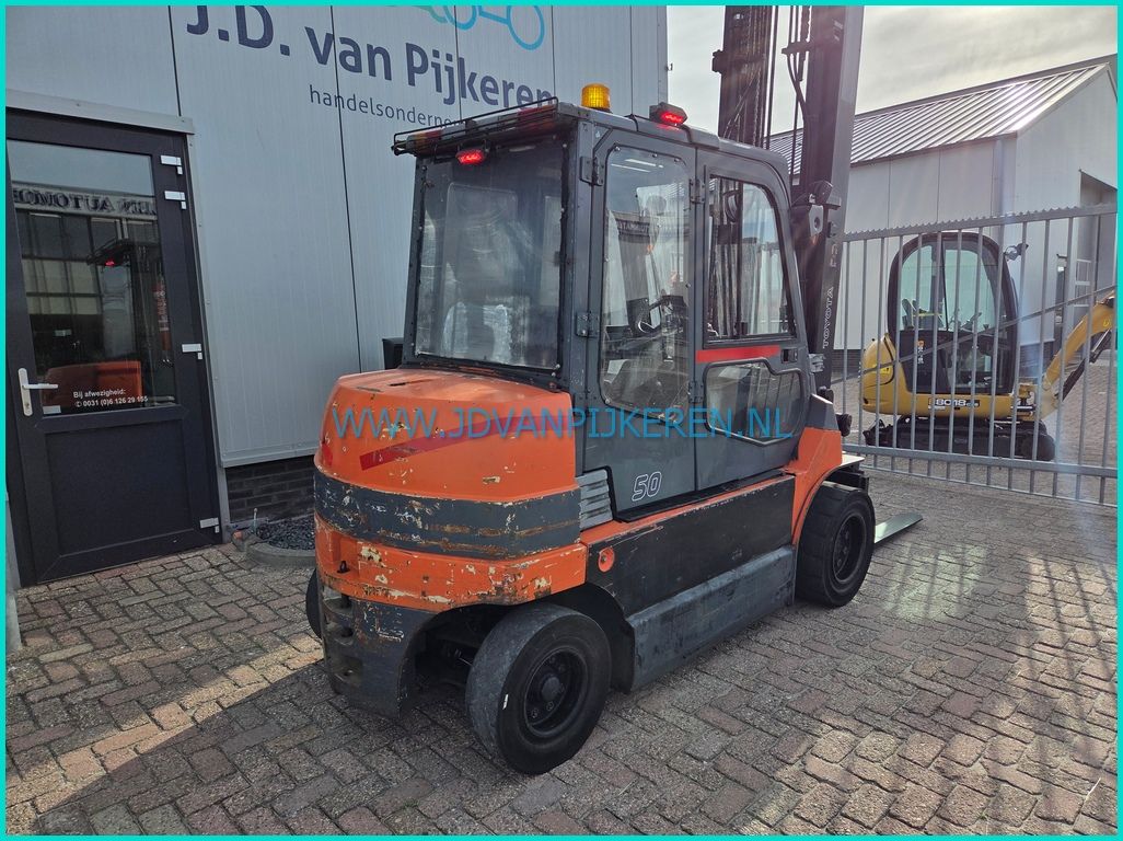Toyota 7FBMF50 accu95% 2024+cabine+4x hydraulic