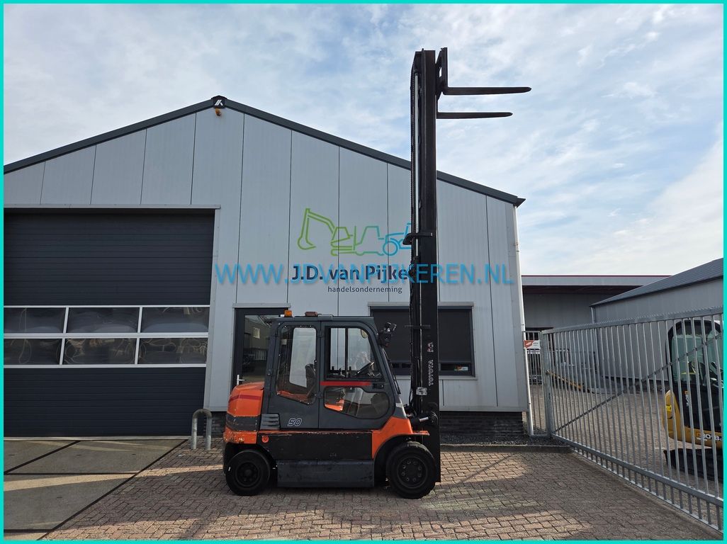 Toyota 7FBMF50 accu95% 2024+cabine+4x hydraulic