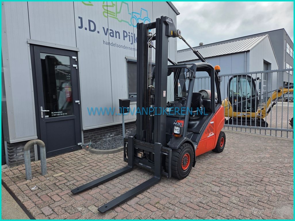 Linde H30T-01 2012 triplex6.45m + freelift + sideshift